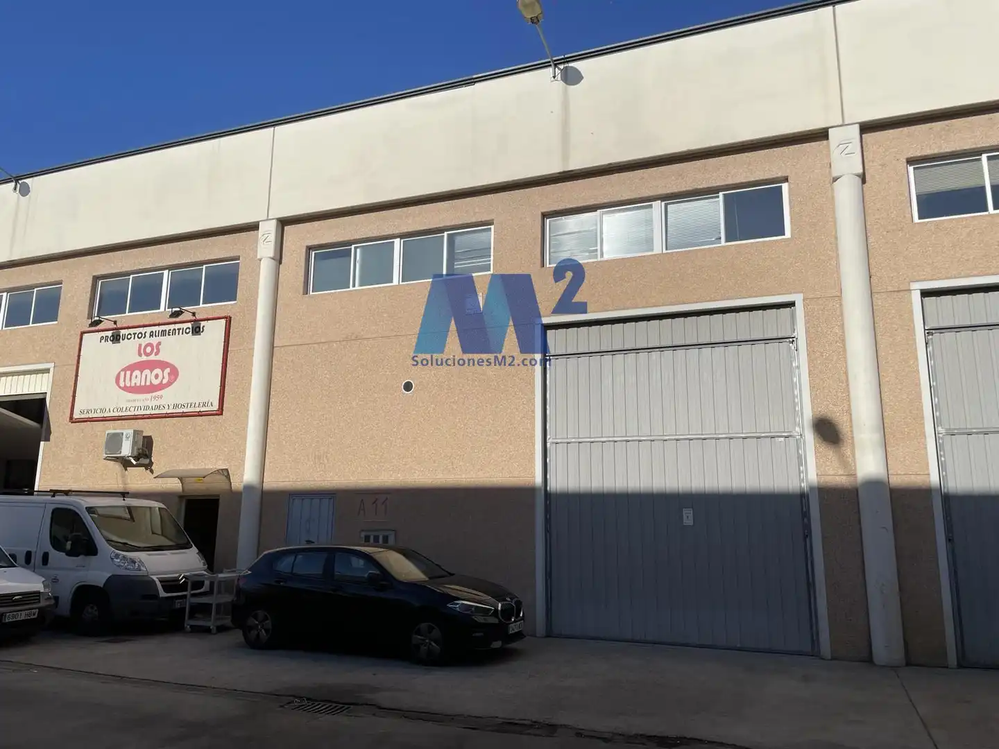 Außenansicht von Fabrikhallen zur Miete in San Fernando de Henares