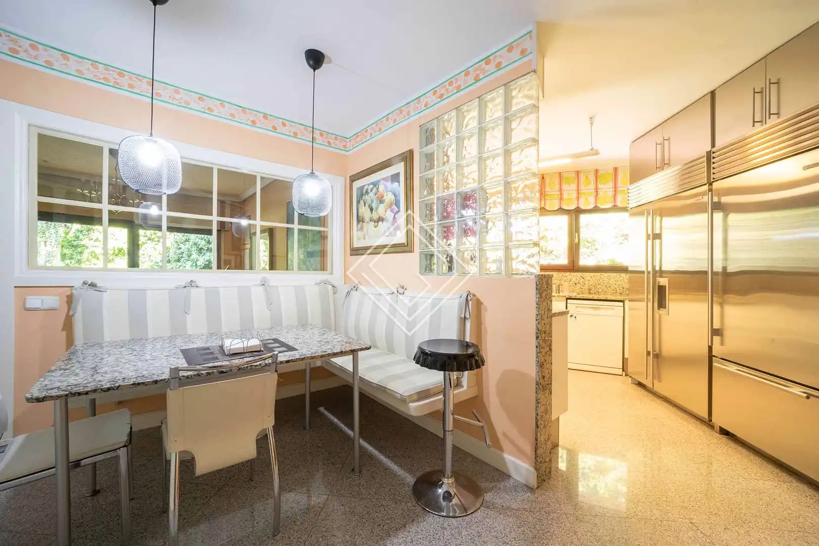 Menjador de Casa o xalet en venda en Madrid amb Jardí privat, Terrassa i Traster