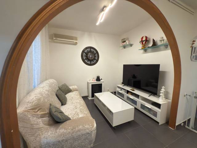 Planta baja en Venta en Calle VENTURA PLAJA en Sants-Badal