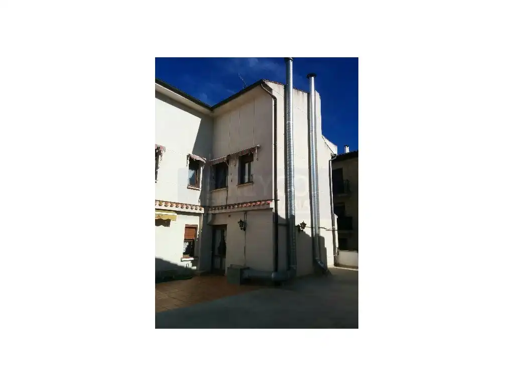 Adossat amb terrassa en venda a Haro, imagen 7