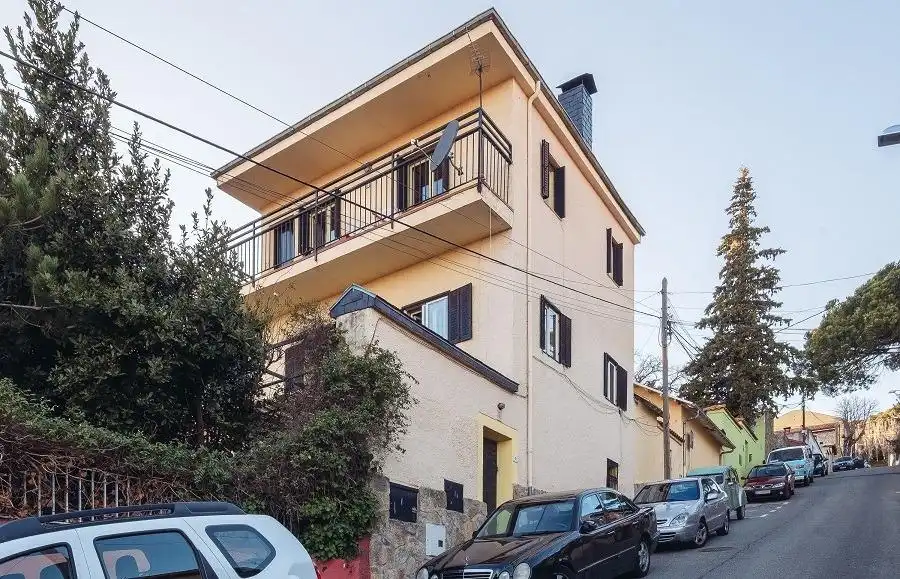 Vista exterior de Casa o chalet en venta en San Lorenzo de El Escorial con Calefacción, Jardín privado y Terraza