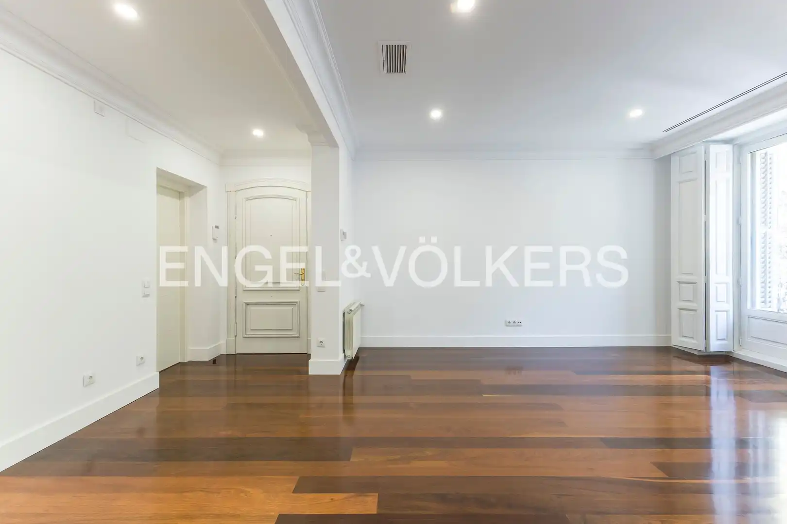 Wohnung zur Miete in Madrid mit Klimaanlage, Heizung und Balkon