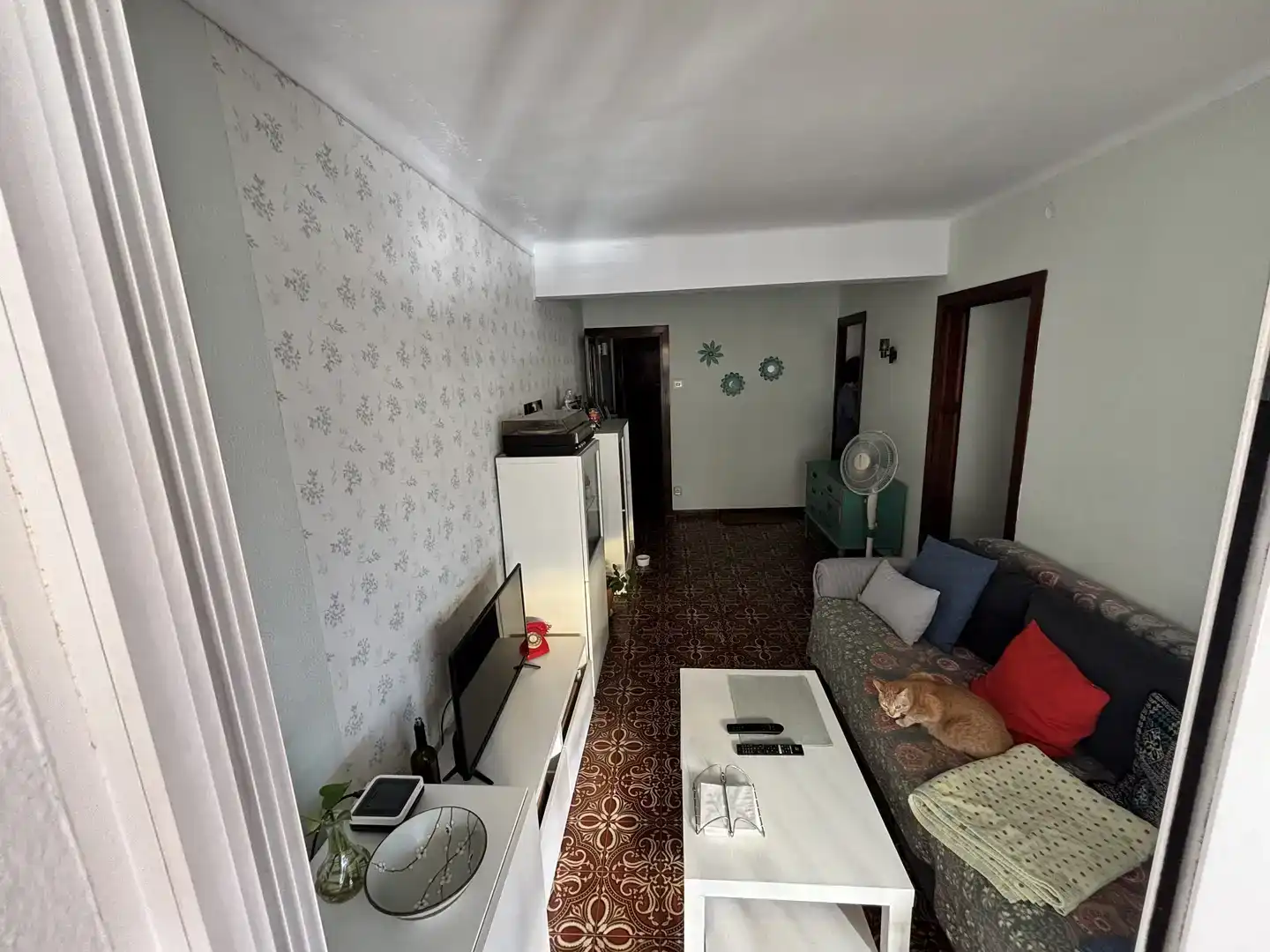 Sala d'estar de Pis en venda en L'Hospitalet de Llobregat amb Aire condicionat i Balcó