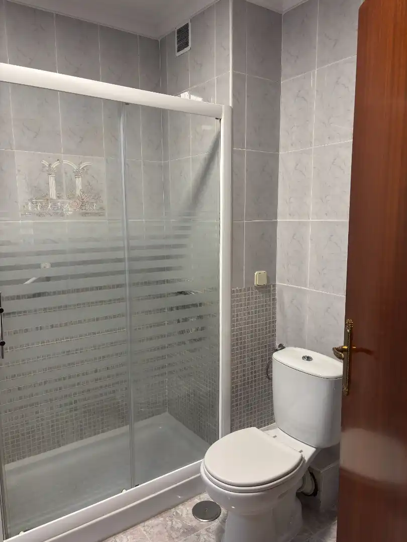 Bathroom of Flat for sale in Sur