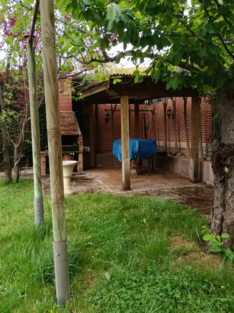 Jardín de Casa adosada en venta en La Lastrilla  con Aire acondicionado, Calefacción y Jardín privado