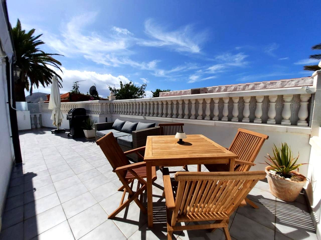Terrace of House or chalet for sale in Arona  with Air Conditioner, Private garden and Terrace