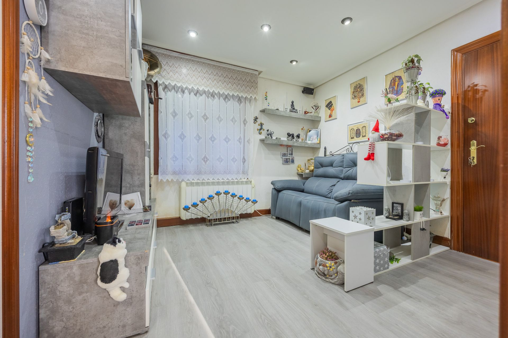 Living room of Flat for sale in Alonsotegi  with Heating and Furnished