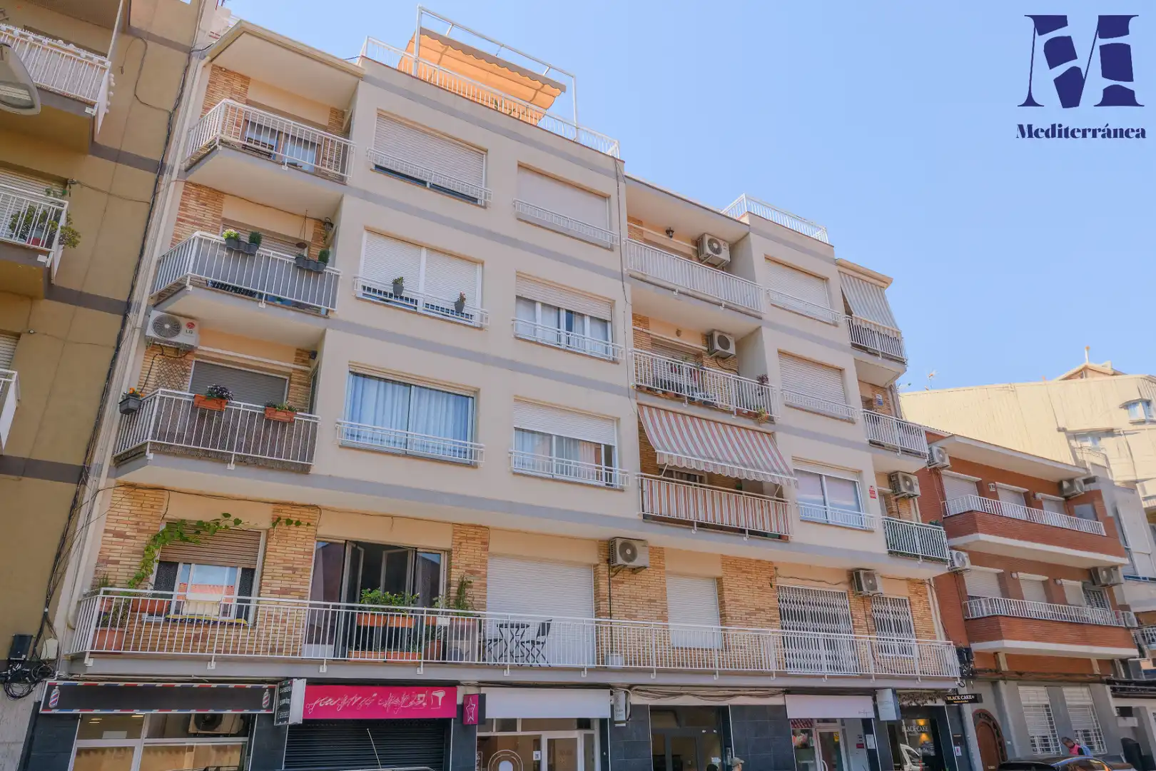 Vista exterior de Àtic en venda en Castelldefels amb Aire condicionat, Calefacció i Parquet