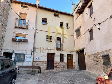 House for sale in Calle Larga