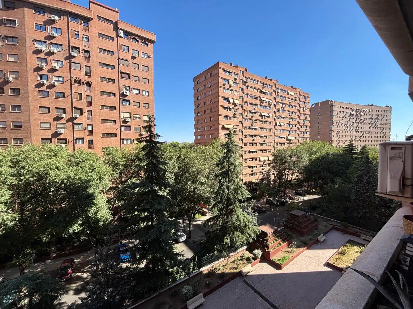 Exterior view of Flat for rent in Madrid  with Air Conditioner, Heating and Private garden