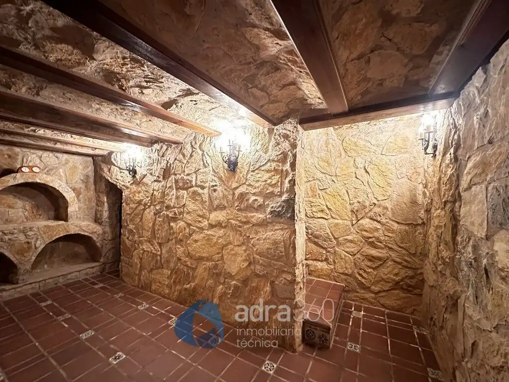 Houses for sale in Lardero  with Air Conditioner, Heating and Private garden