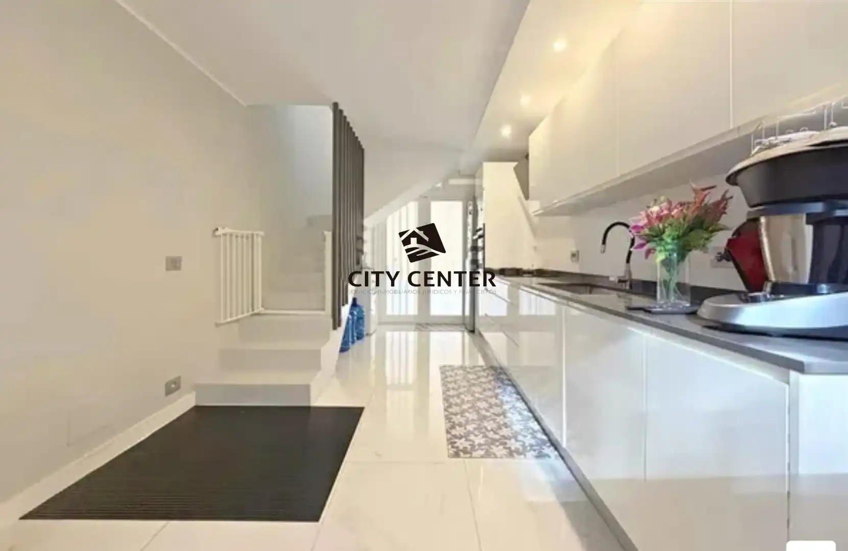 Cuina de Casa adosada en venda en Arico amb Moblat