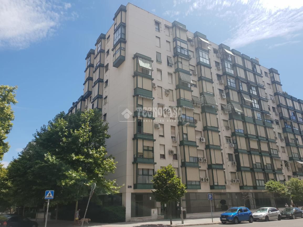 Vista exterior de Piso en venta en  Madrid Capital con Aire acondicionado, Calefacción y Balcón