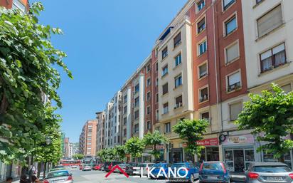 Vista exterior de Pis en venda en Bilbao 