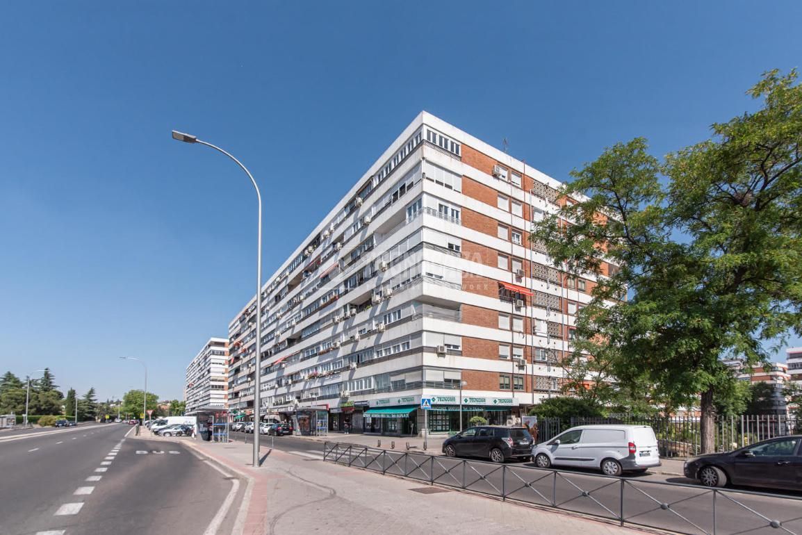 Exterior view of Flat for sale in  Madrid Capital  with Air Conditioner