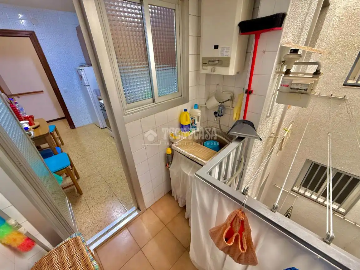 Cocina de Piso en venta en Santa Coloma de Gramenet con Balcón
