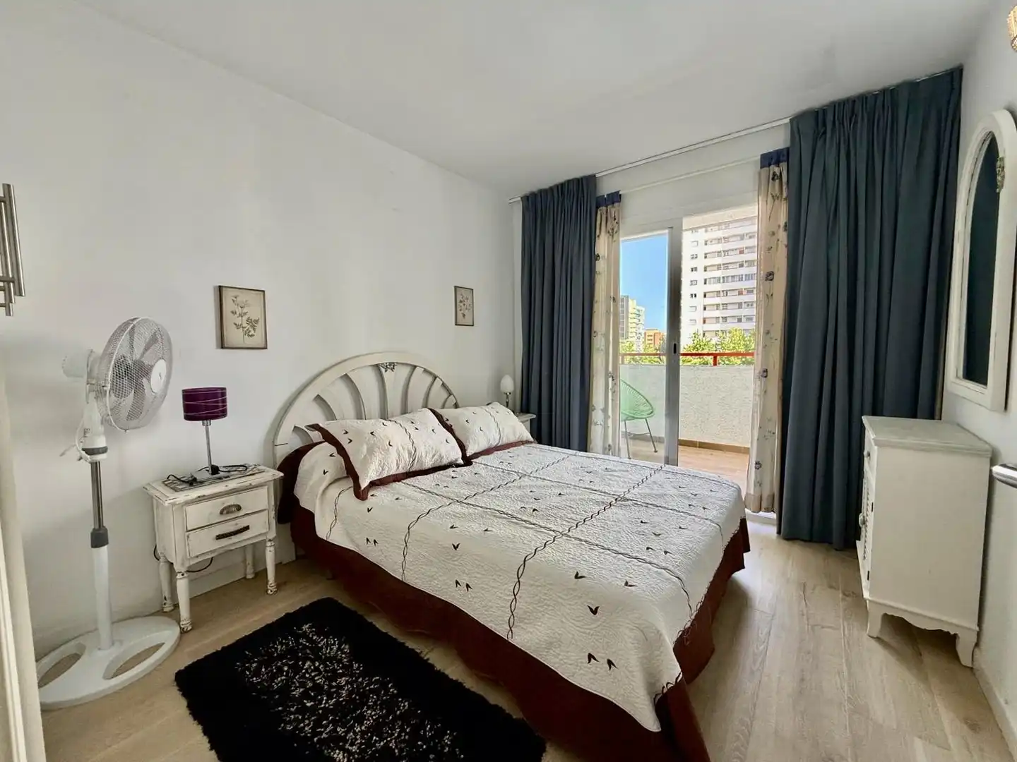 Habitación de Apartamento en venta en Benidorm con Jardín privado, Terraza y Amueblado