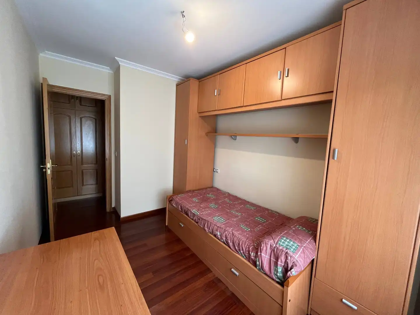 Habitación de Piso de alquiler en Santiago de Compostela  con Calefacción, Trastero y Amueblado