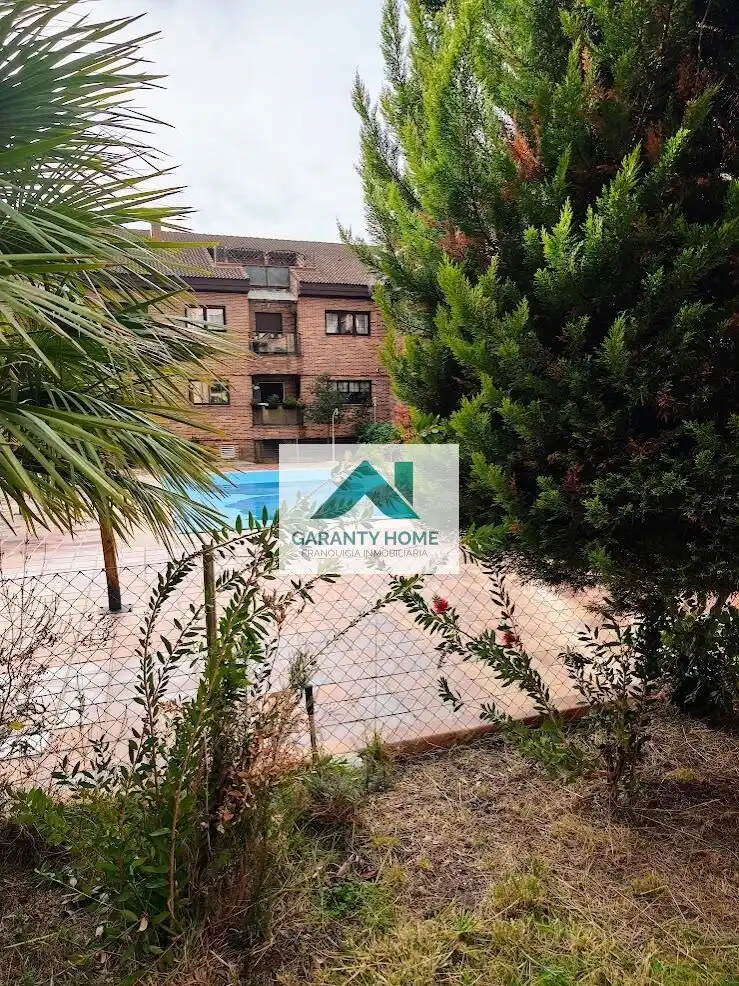 Local de lloguer a Navalquejigo - Los Arroyos