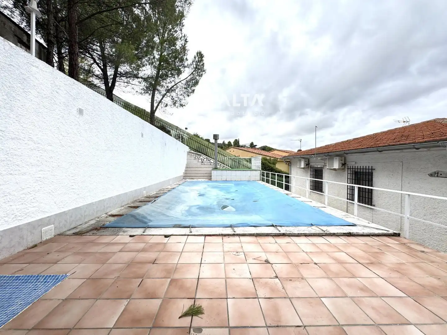 Piscina de Casa o chalet en venta en Perales de Tajuña con Aire acondicionado, Calefacción y Terraza