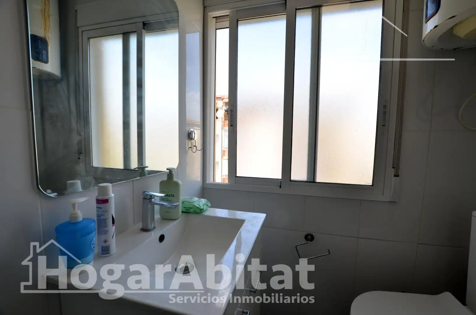Bany de Pis en venda en Alicante / Alacant amb Aire condicionat, Calefacció i Terrassa