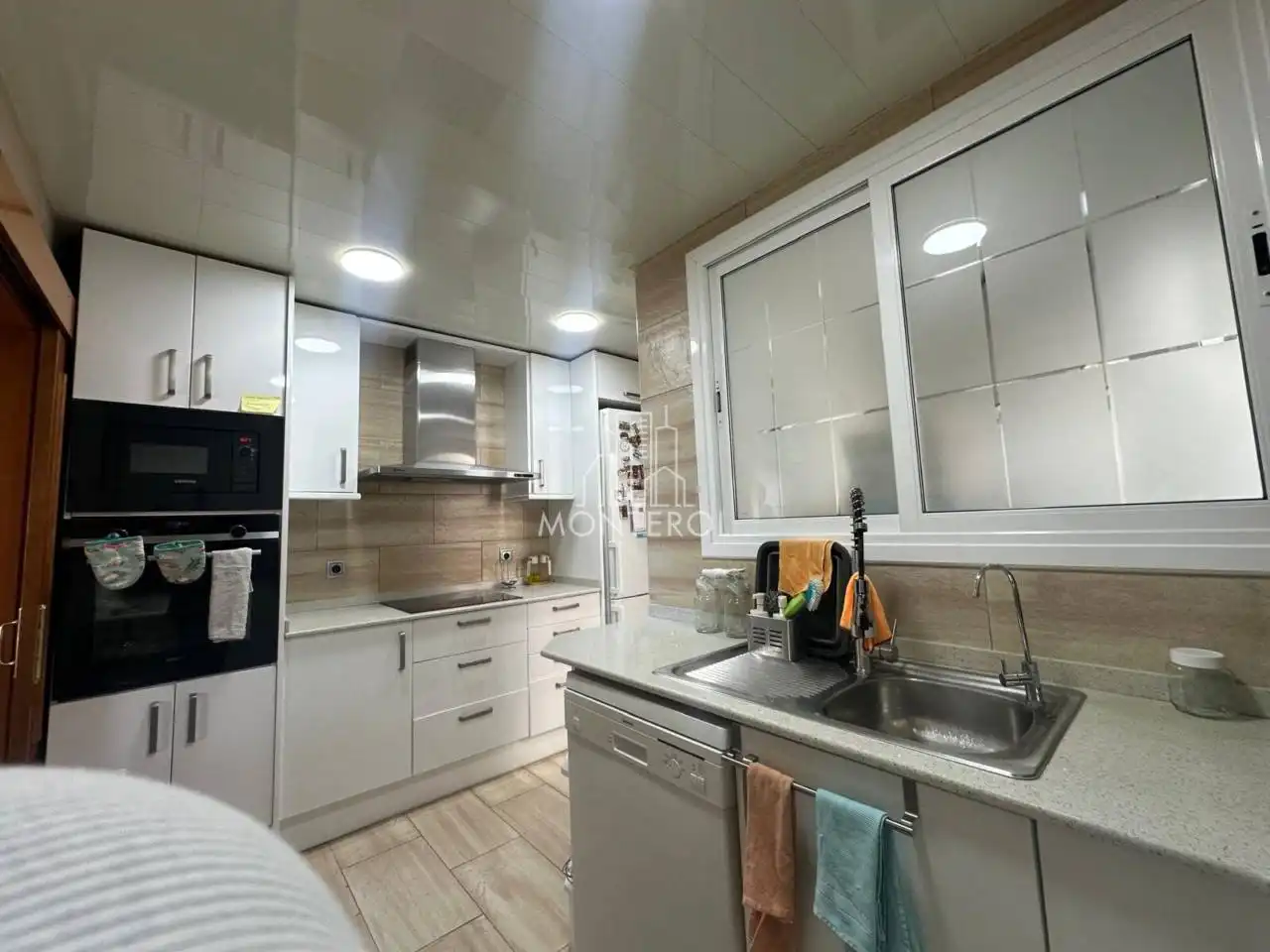 Cuina de Apartament en venda en Sabadell amb Aire condicionat i Terrassa