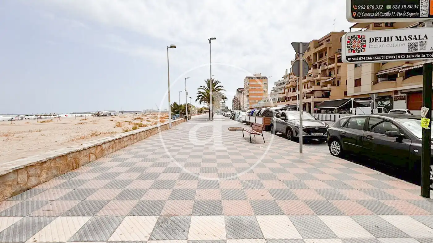 Casa adosada en venda a Nuevo Centro