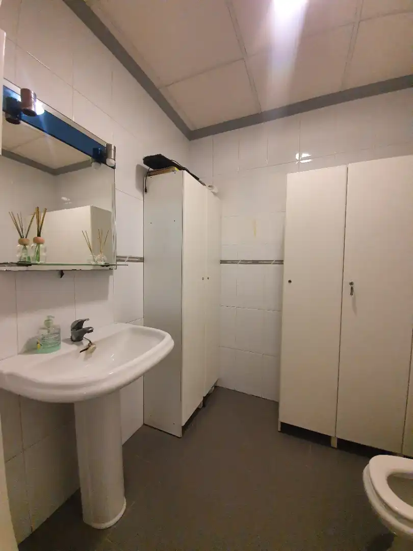 Bany de Pis en venda en Guadix amb Balcó