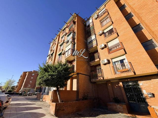 Piso en Venta en Plaza Poeta Miguel Hernández en Santa María de Benquerencia