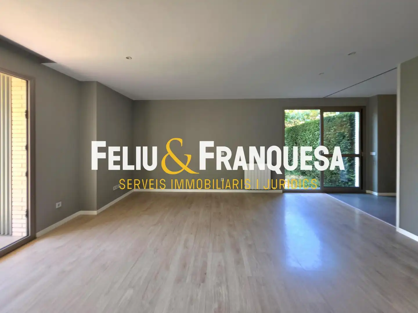 Vista exterior de Piso en venta en Sant Cugat del Vallès con Calefacción, Jardín privado y Terraza