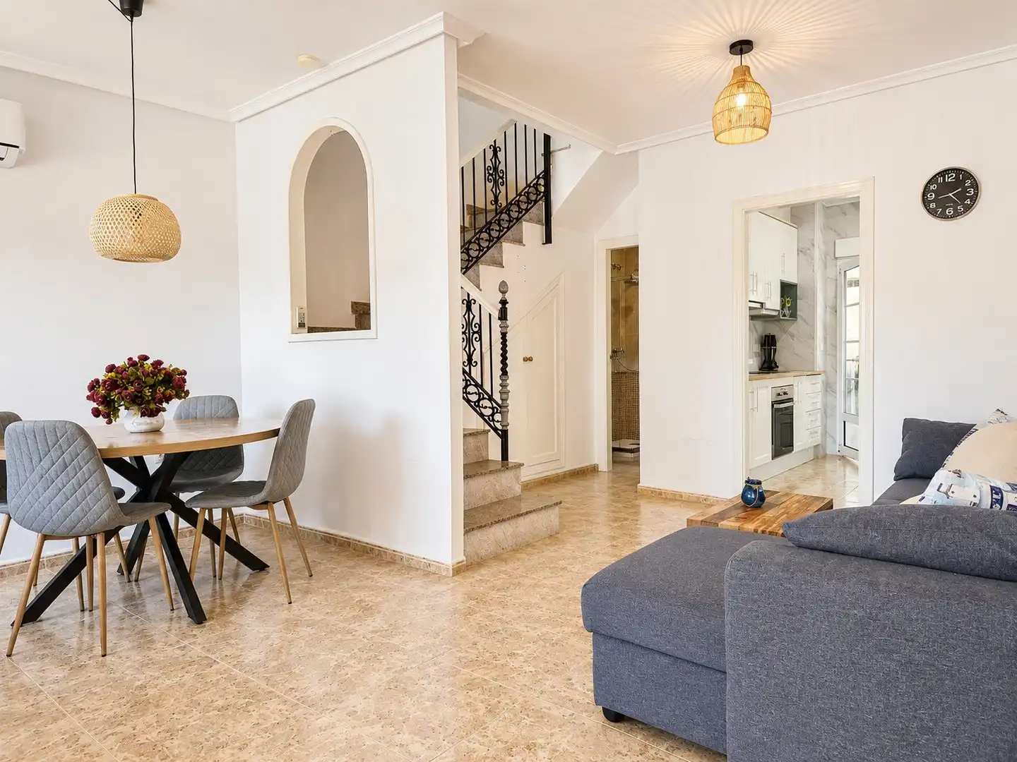 Sala d'estar de Casa o xalet en venda en Orihuela amb Aire condicionat, Calefacció i Jardí privat