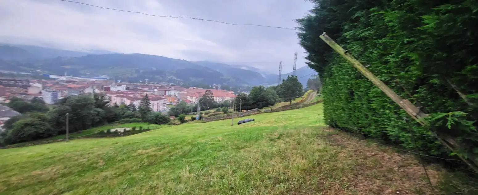 Casa o chalet en venta en Los Corrales de Buelna  con Jardín privado