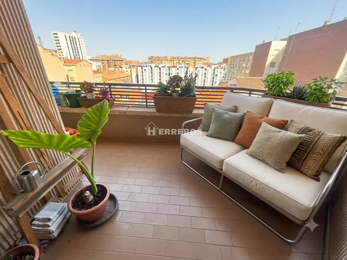 Appartement avec ascenseur à vendre à VARA DE REY