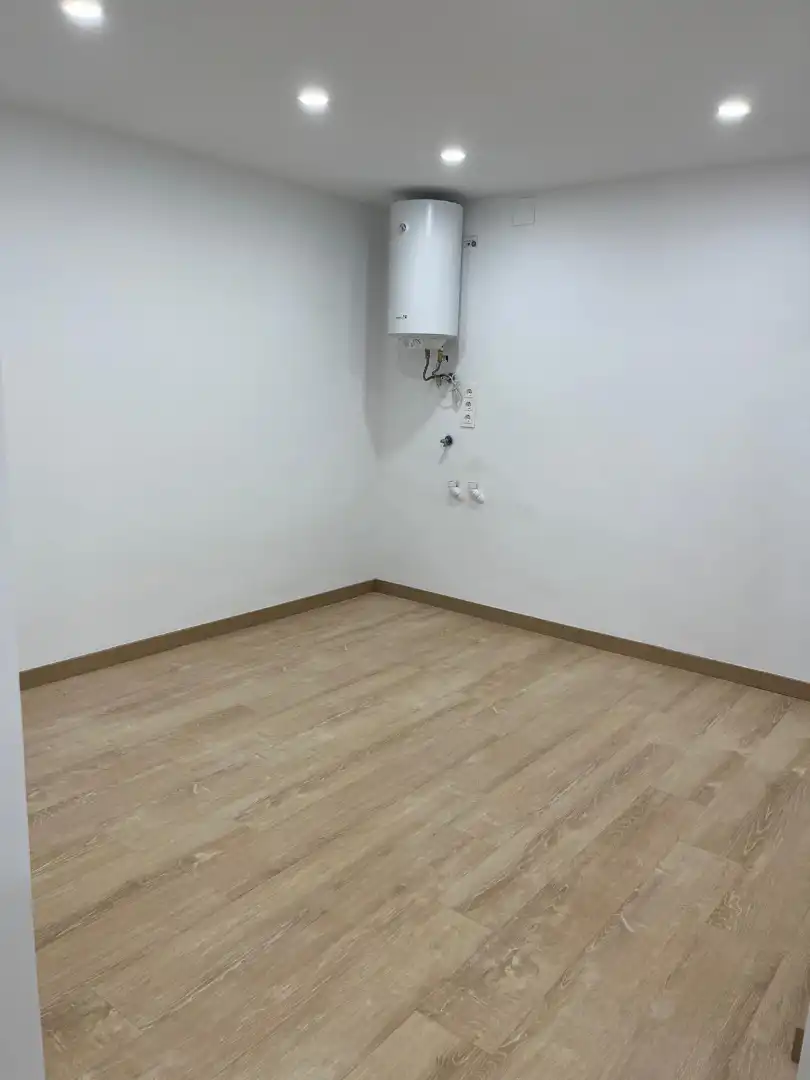 Local de lloguer en L'Hospitalet de Llobregat amb Aire condicionat, Calefacció i Parquet