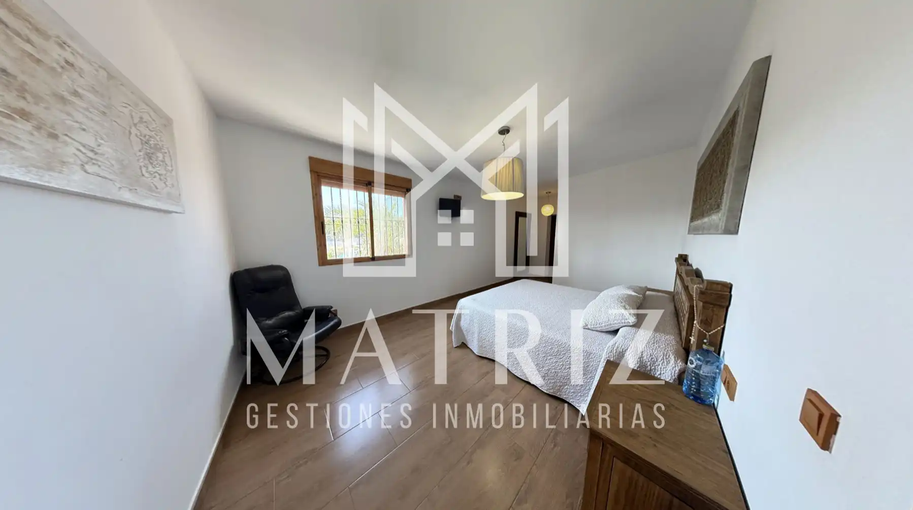 Villa con terrazza in vendita a Torrellano