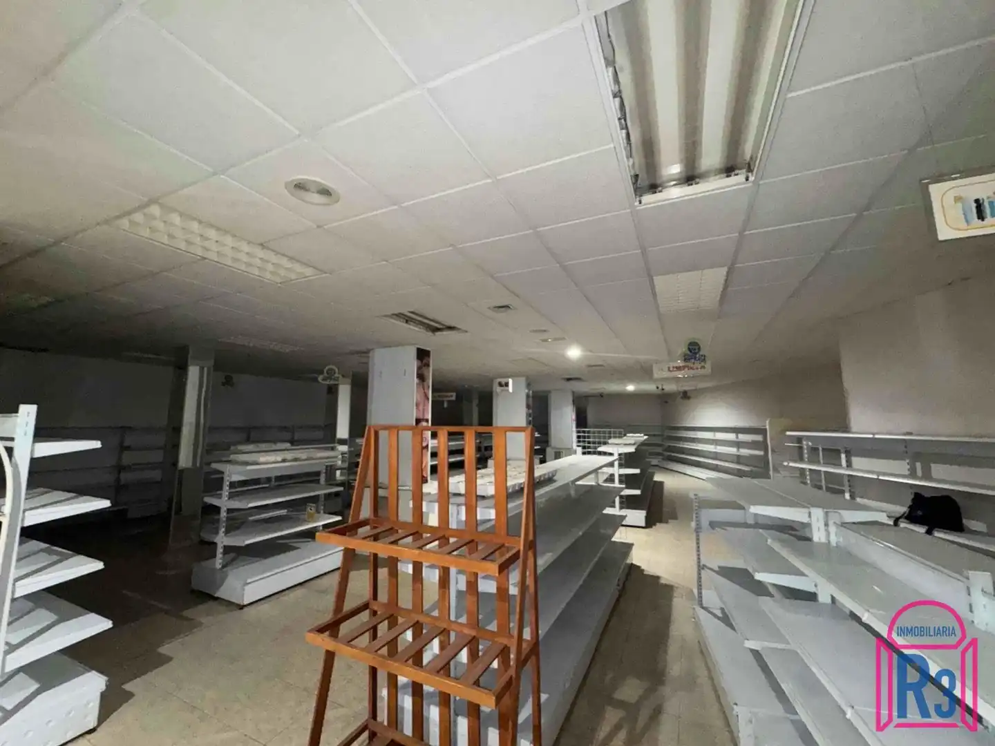 Business premises to rent in Ramiro Valbuena, imagen 5