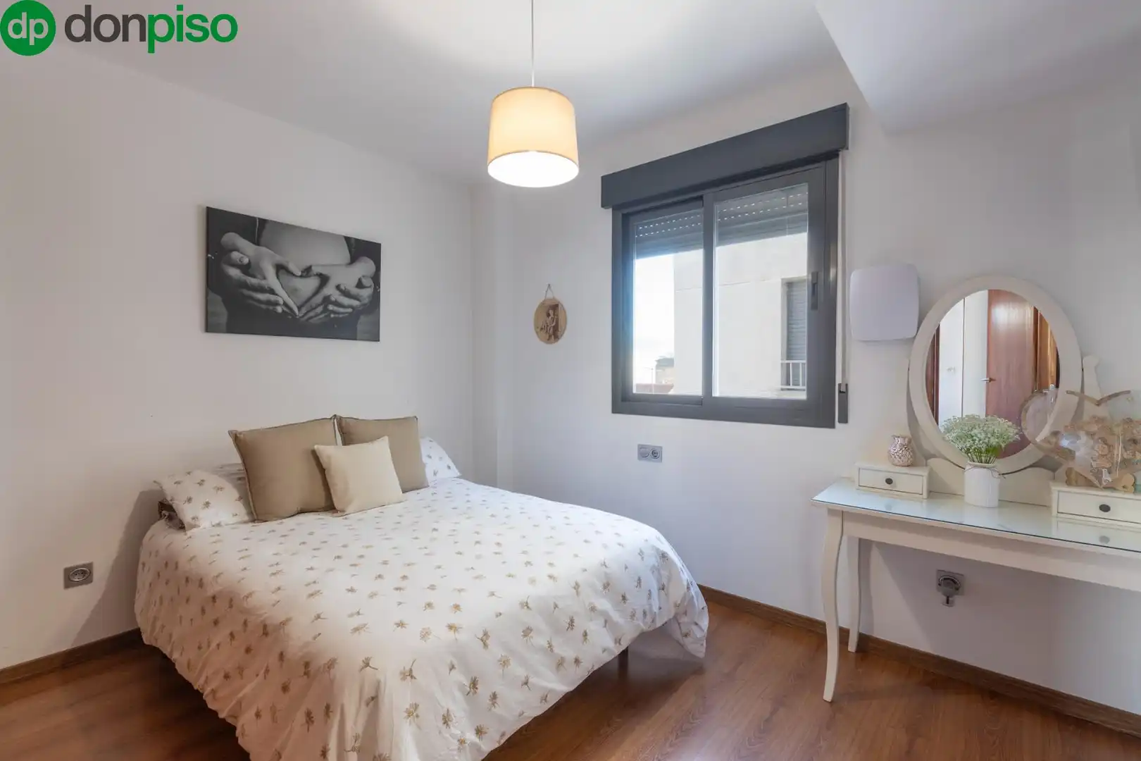 Schlafzimmer von Dachboden zum Verkauf in Armilla mit Klimaanlage, Terrasse und Abstellraum