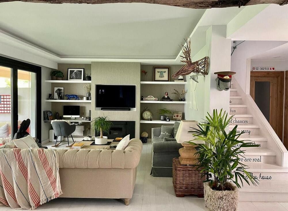 Single-family semi-detached to rent in Romana Playa