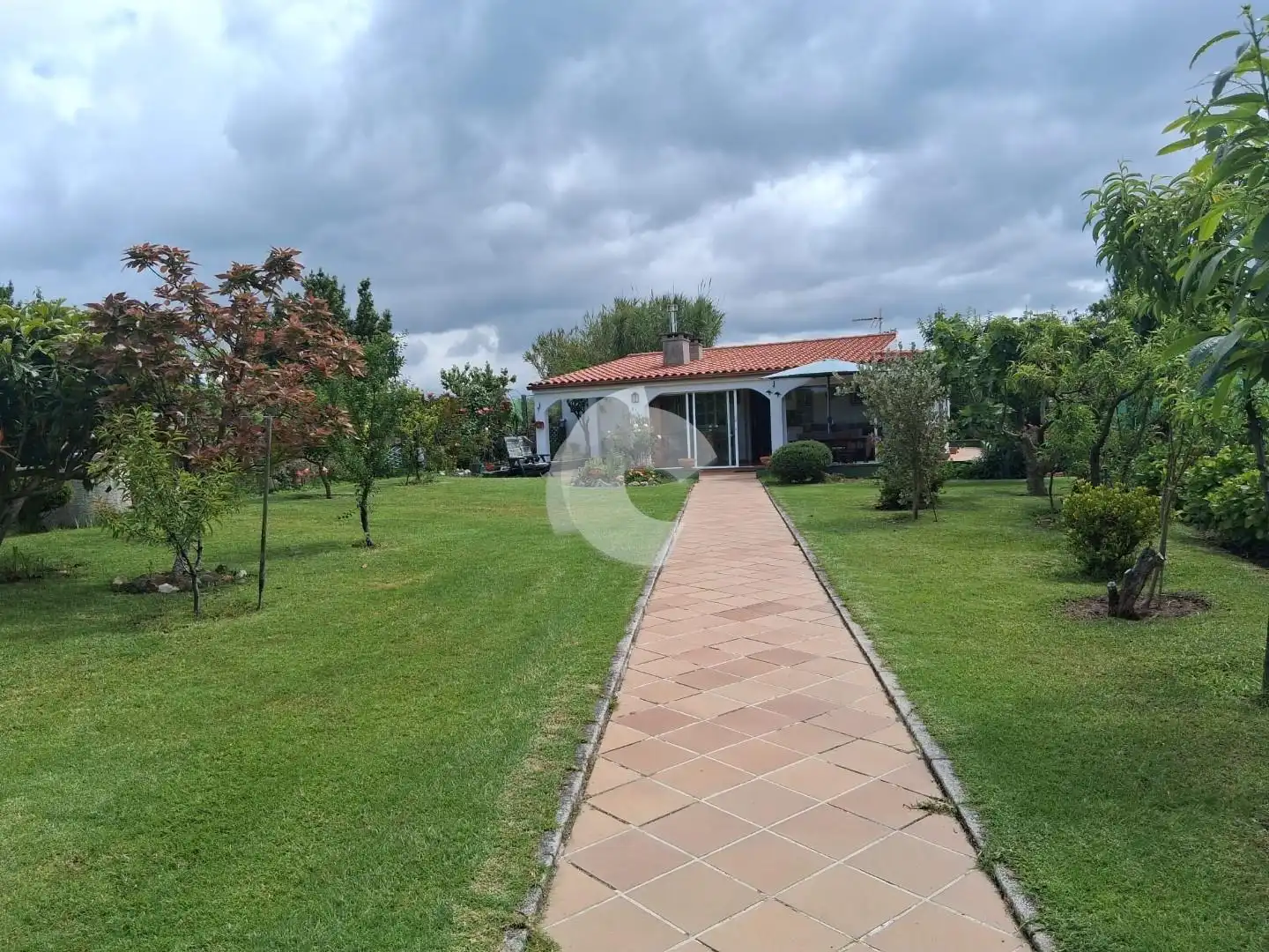 Jardí de Casa o xalet en venda en Cangas  amb Jardí privat
