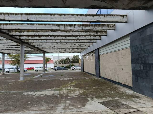 Local comercial en Alquiler en San Jerónimo - La Bachillera