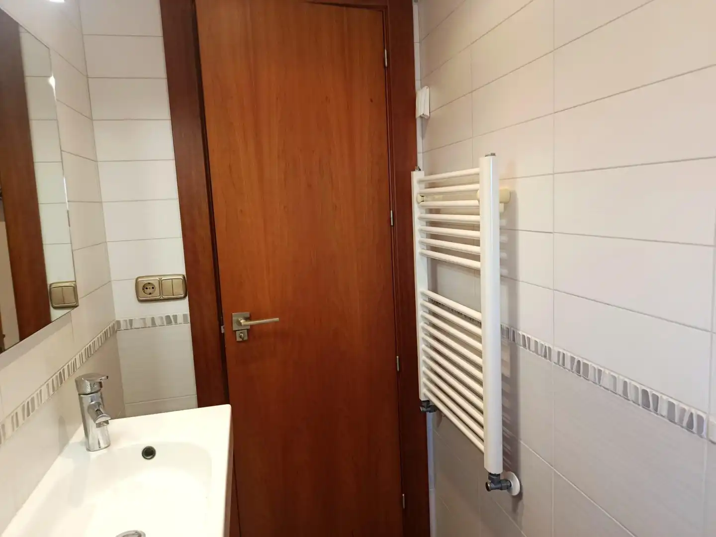 Badezimmer von Wohnungen zum Verkauf in Alicante / Alacant mit Klimaanlage, Heizung und Alarm