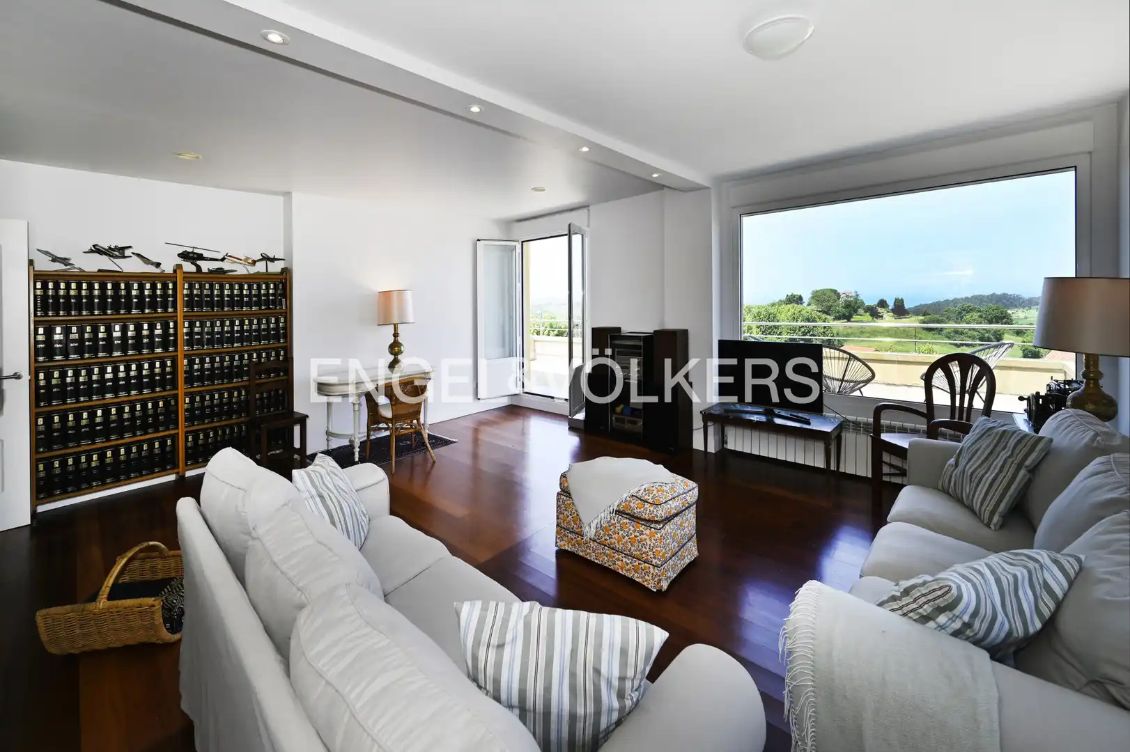 Living room of Houses for sale in San Vicente de la Barquera  with Heating and Private garden