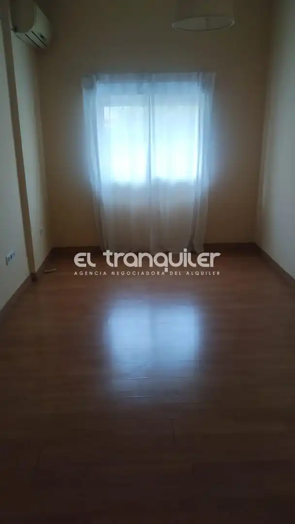 Appartamento con ascensore in affitto a Calle Cavanilles, imagen 2