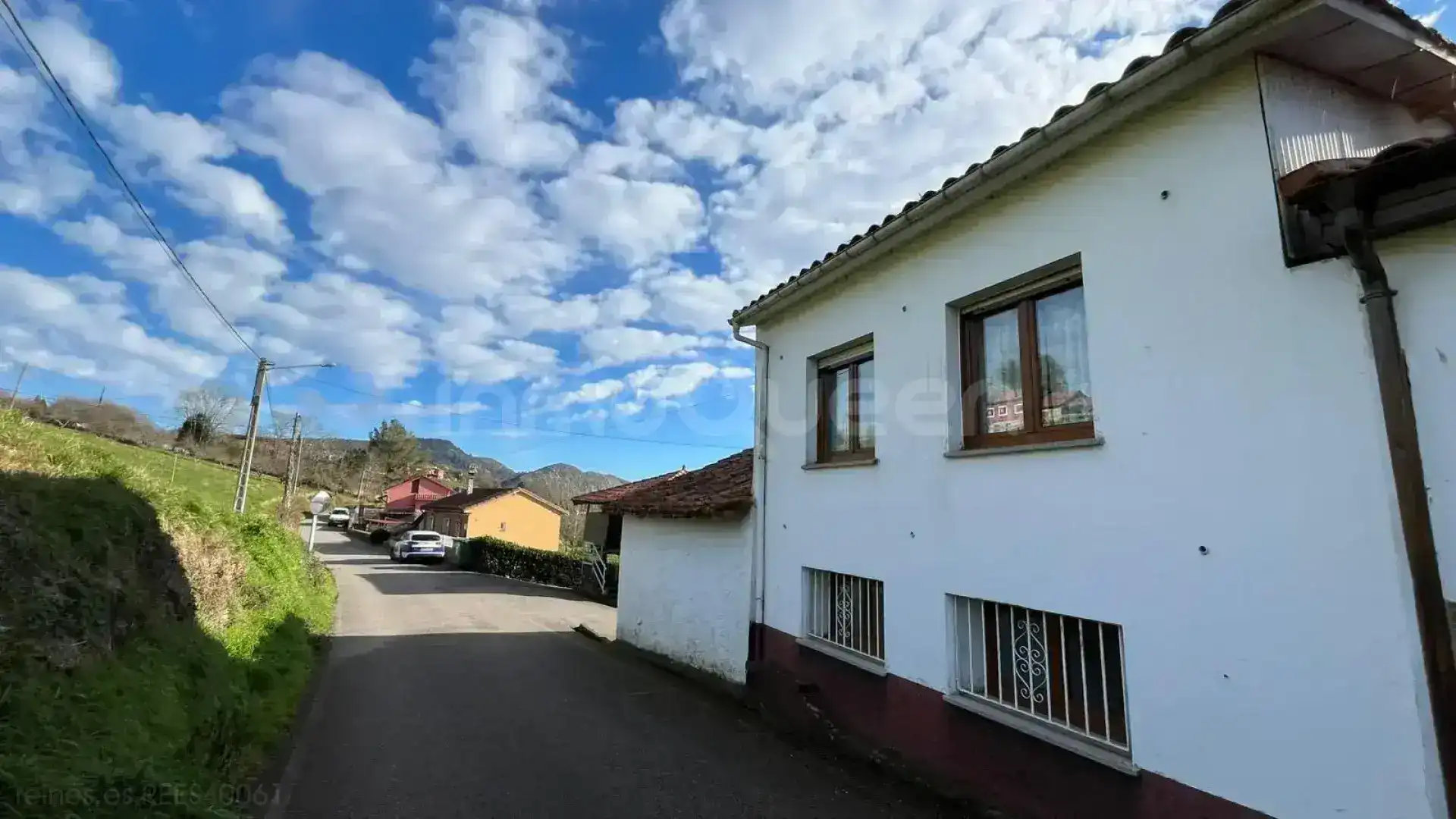 Vista exterior de Casa o xalet en venda en Siero amb Calefacció, Jardí privat i Terrassa