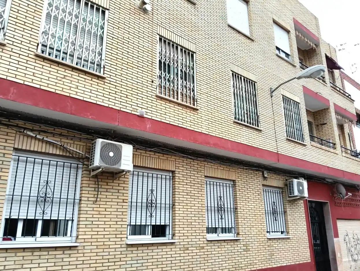 Vista exterior de Piso en venta en Norte-Sierra