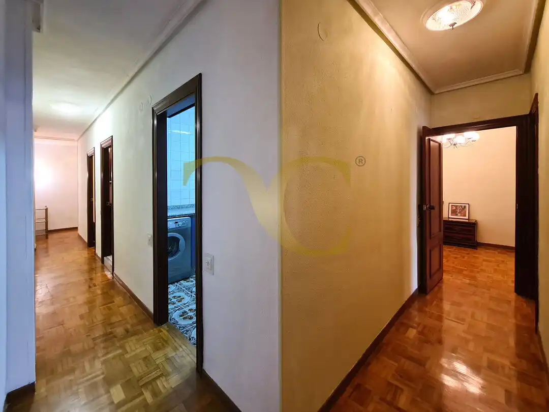 Piso en venta en Oviedo  con Terraza
