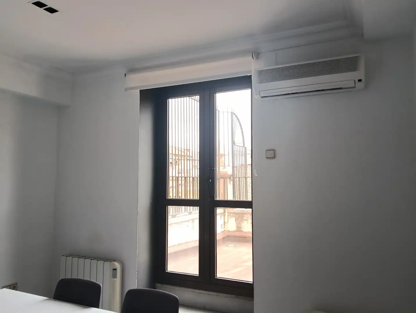 Schlafzimmer von Büro zum Verkauf in Málaga mit Balkon und Alarm
