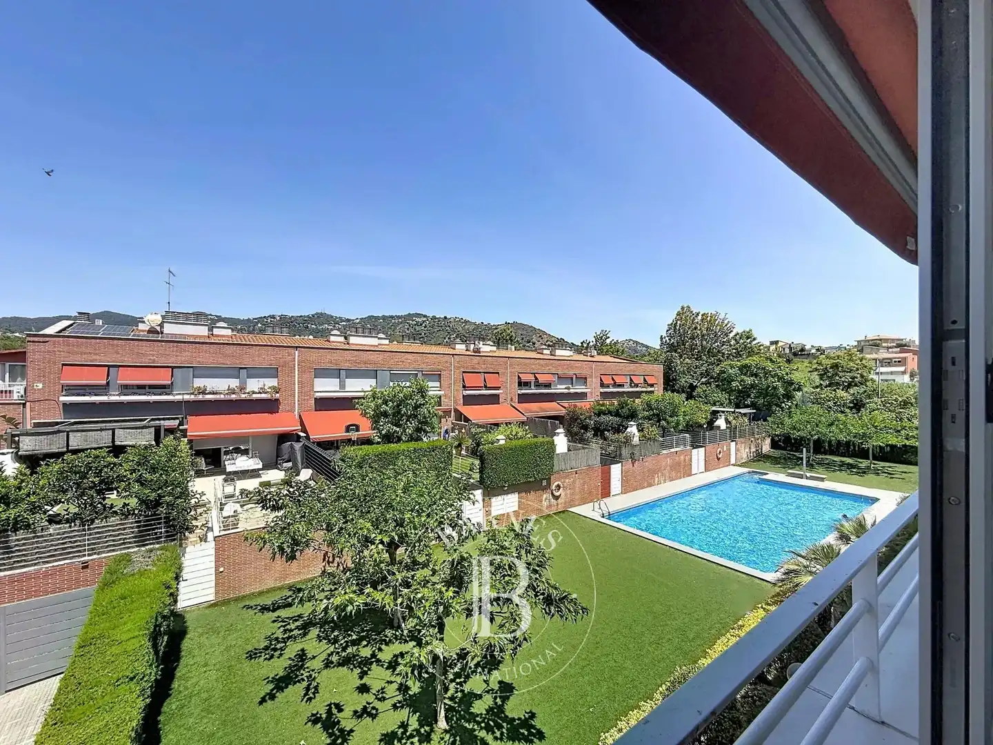 Außenansicht von Einfamilien-Reihenhaus zum Verkauf in Calella mit Klimaanlage, Heizung und Terrasse
