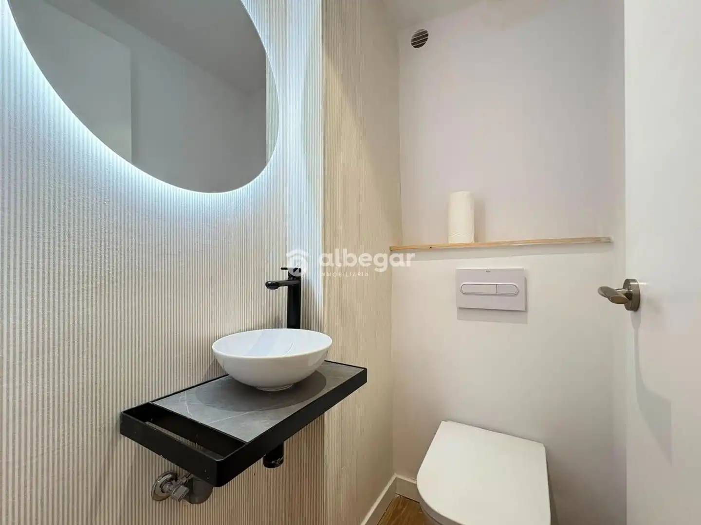 Baño de Piso en venta en Valencia con Aire acondicionado