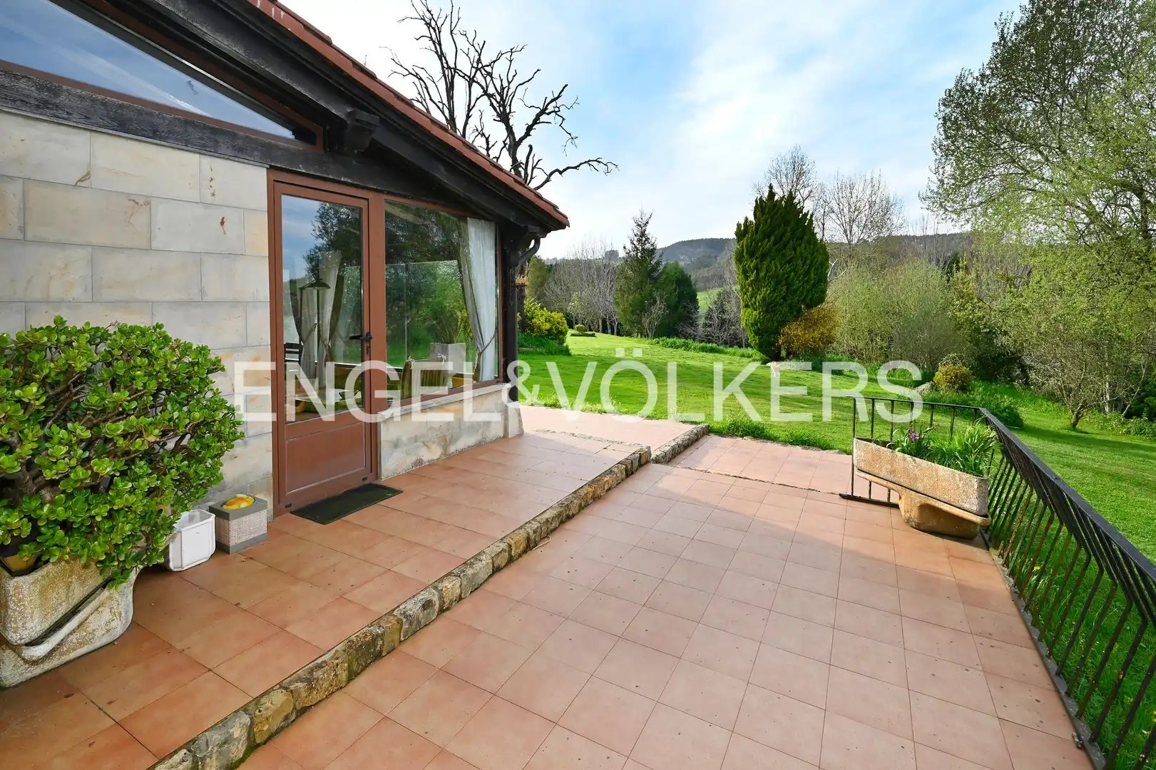 Terraza de Casa o chalet en venta en Reocín con Calefacción, Jardín privado y Terraza